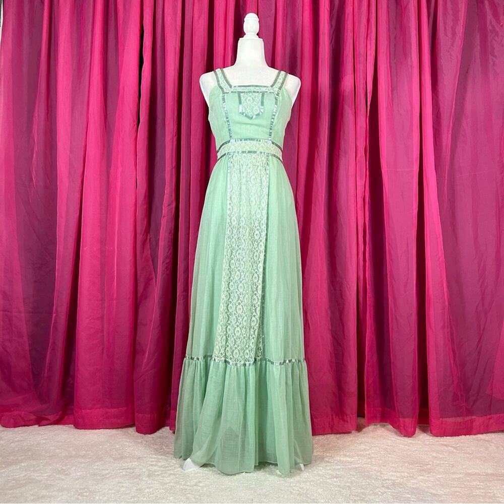 Vintage Green Lace Maxi Dress